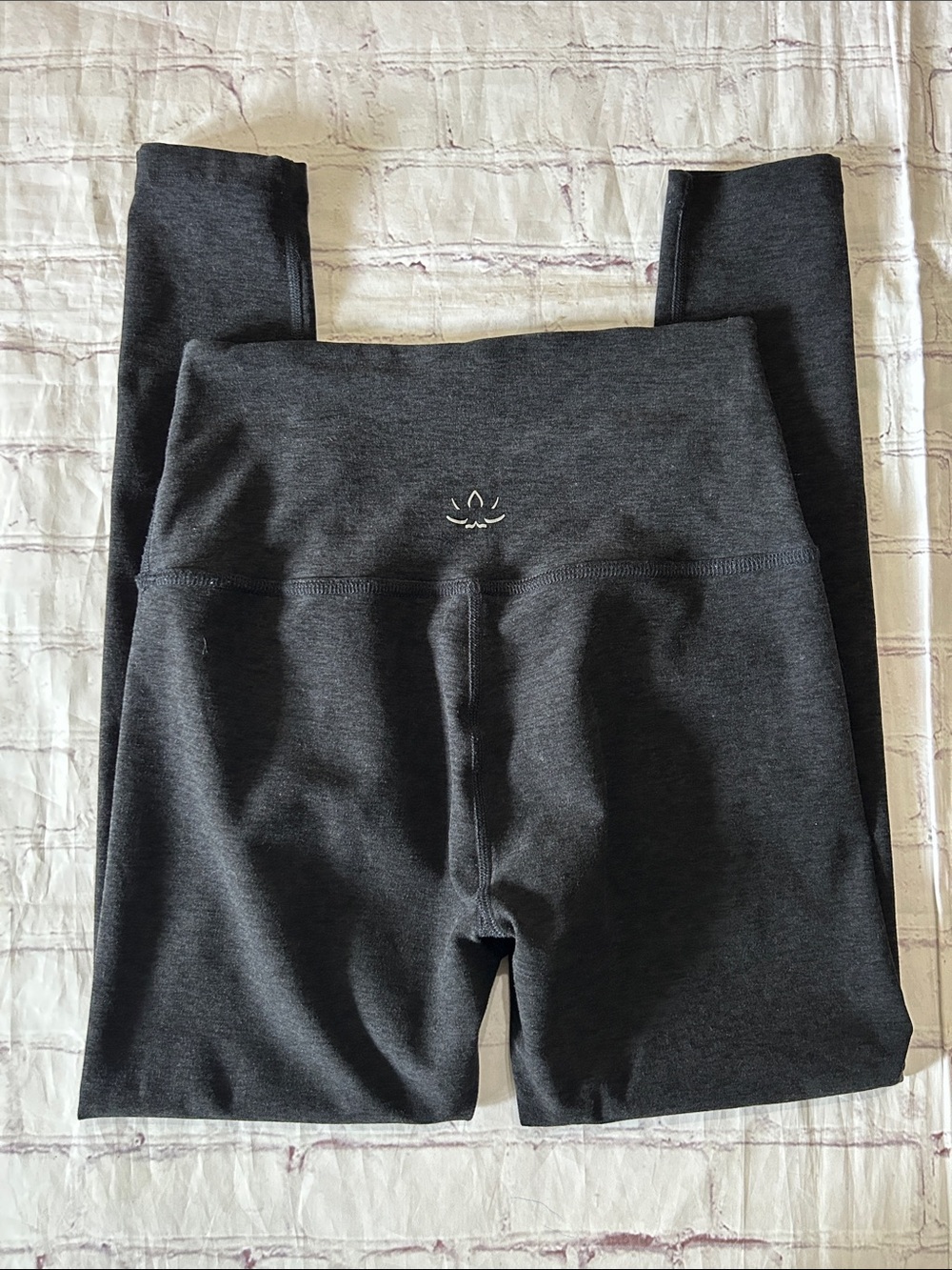 Beyond Yoga Caught in the Midi Space dye Leggings Black Size Small High Rise 7/8 - Picture 6 of 8